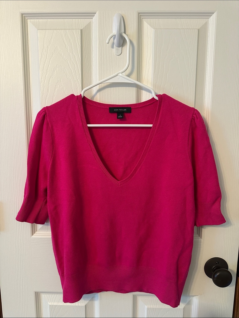 Ann Taylor Bright Fuchsia Pink V-Neck Short Sleeve Sweater